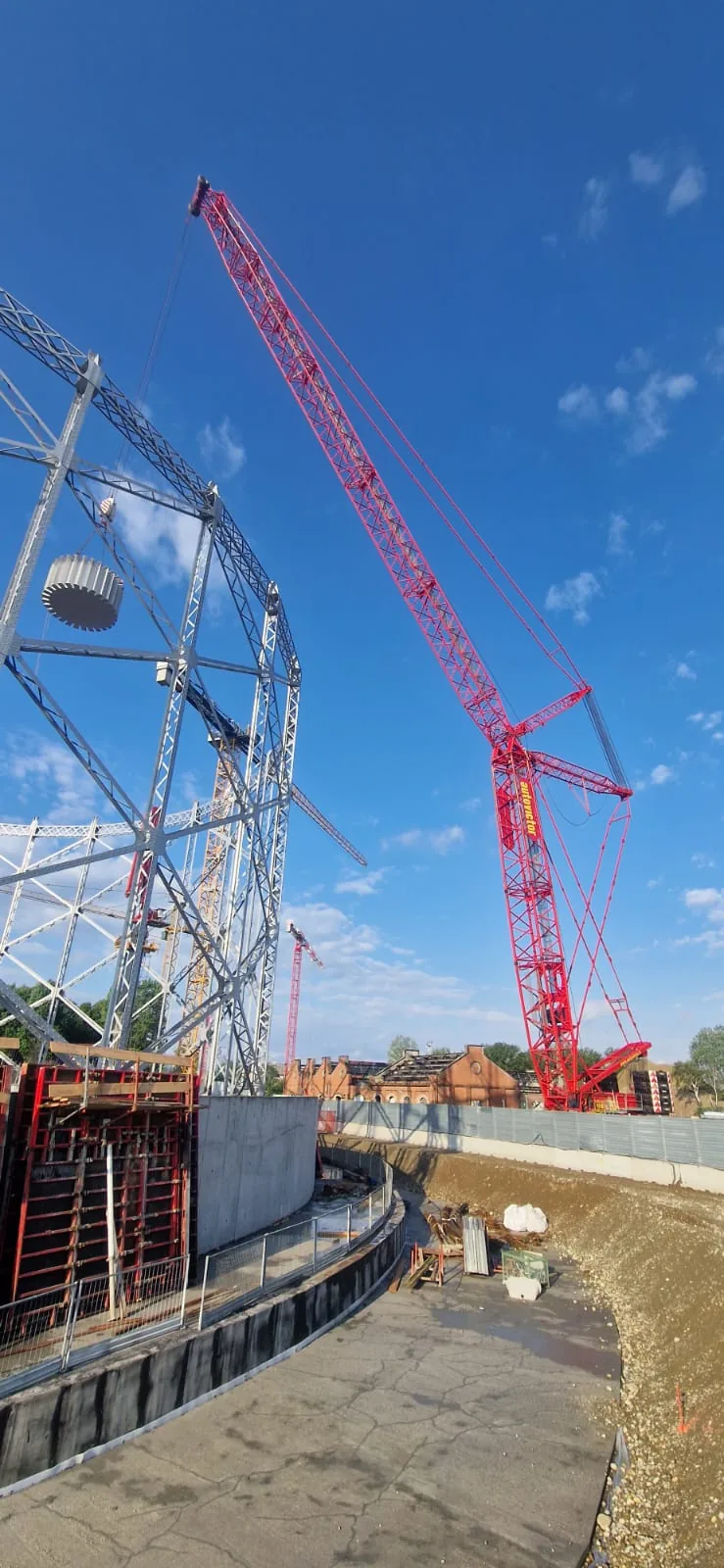 Gasometro — struttura metallica e mezzi di sollevamento