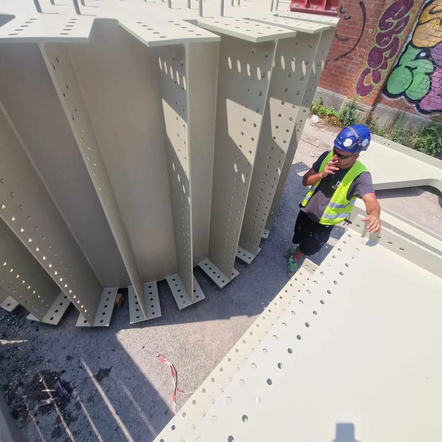 Gasometro — collegamento alla base del pilastro