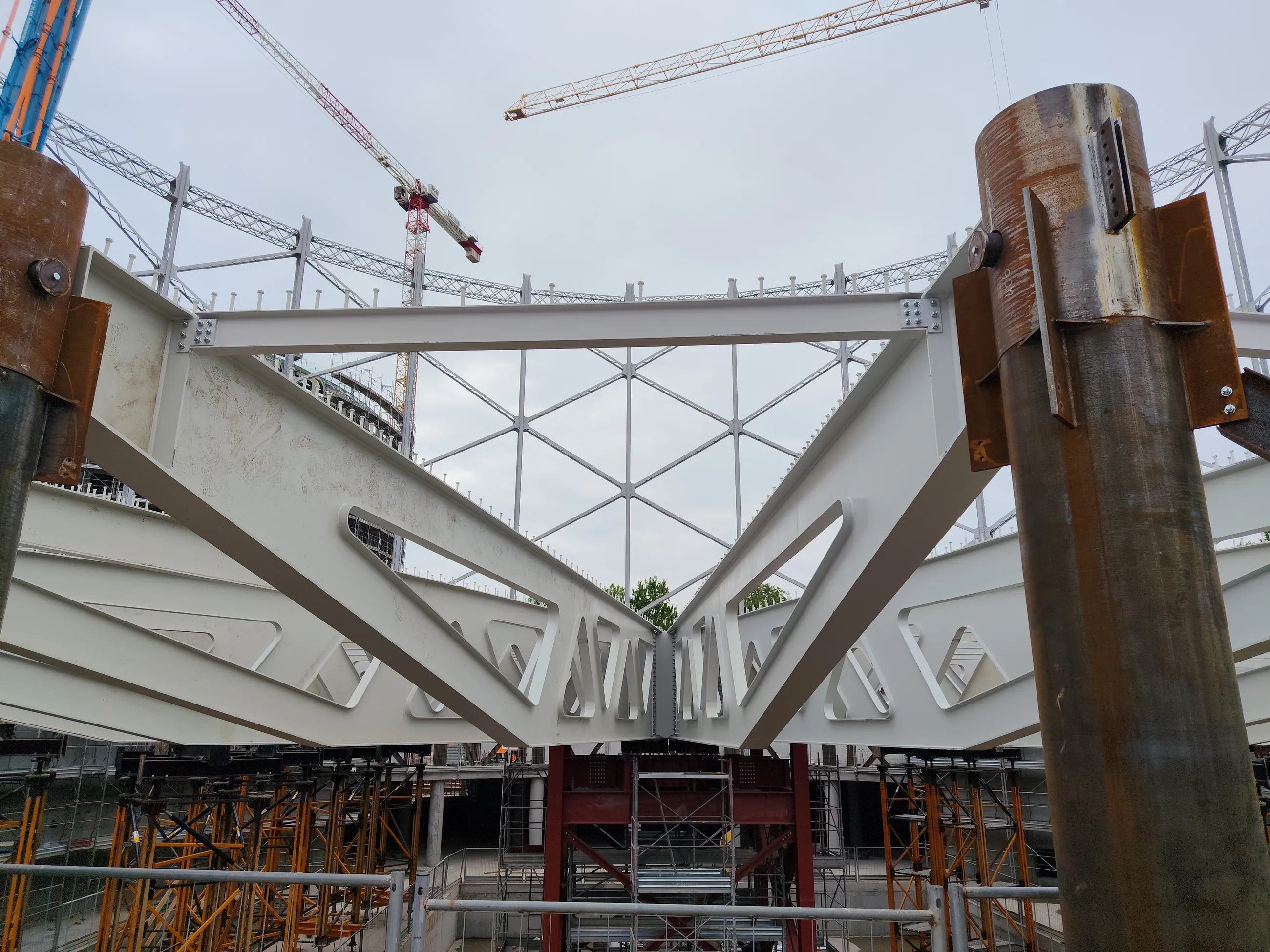 Gasometro — struttura radiale durante il montaggio