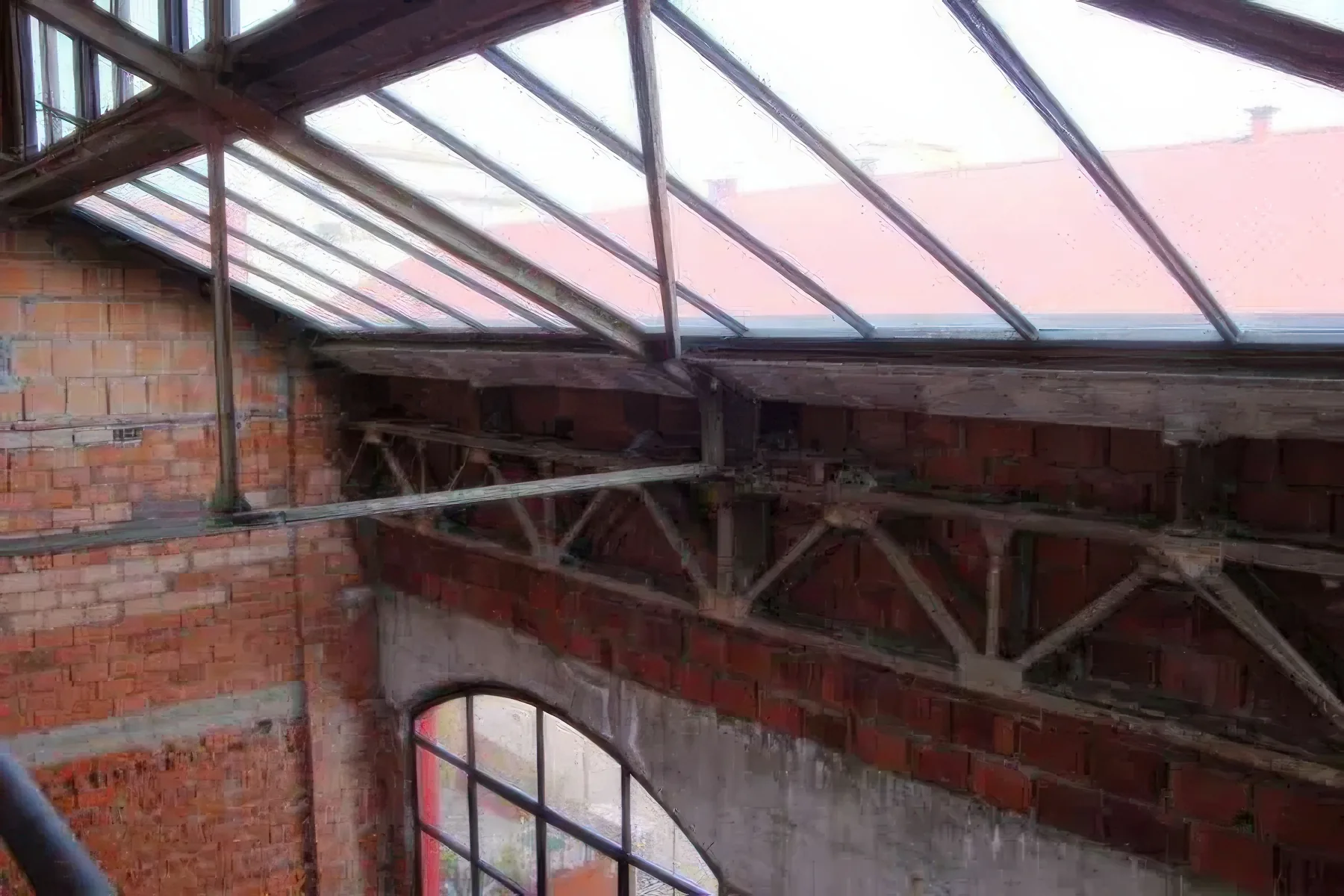 Manutenzione straordinaria — Via Ajraghi 30 — interno con soppalco e scala metallica