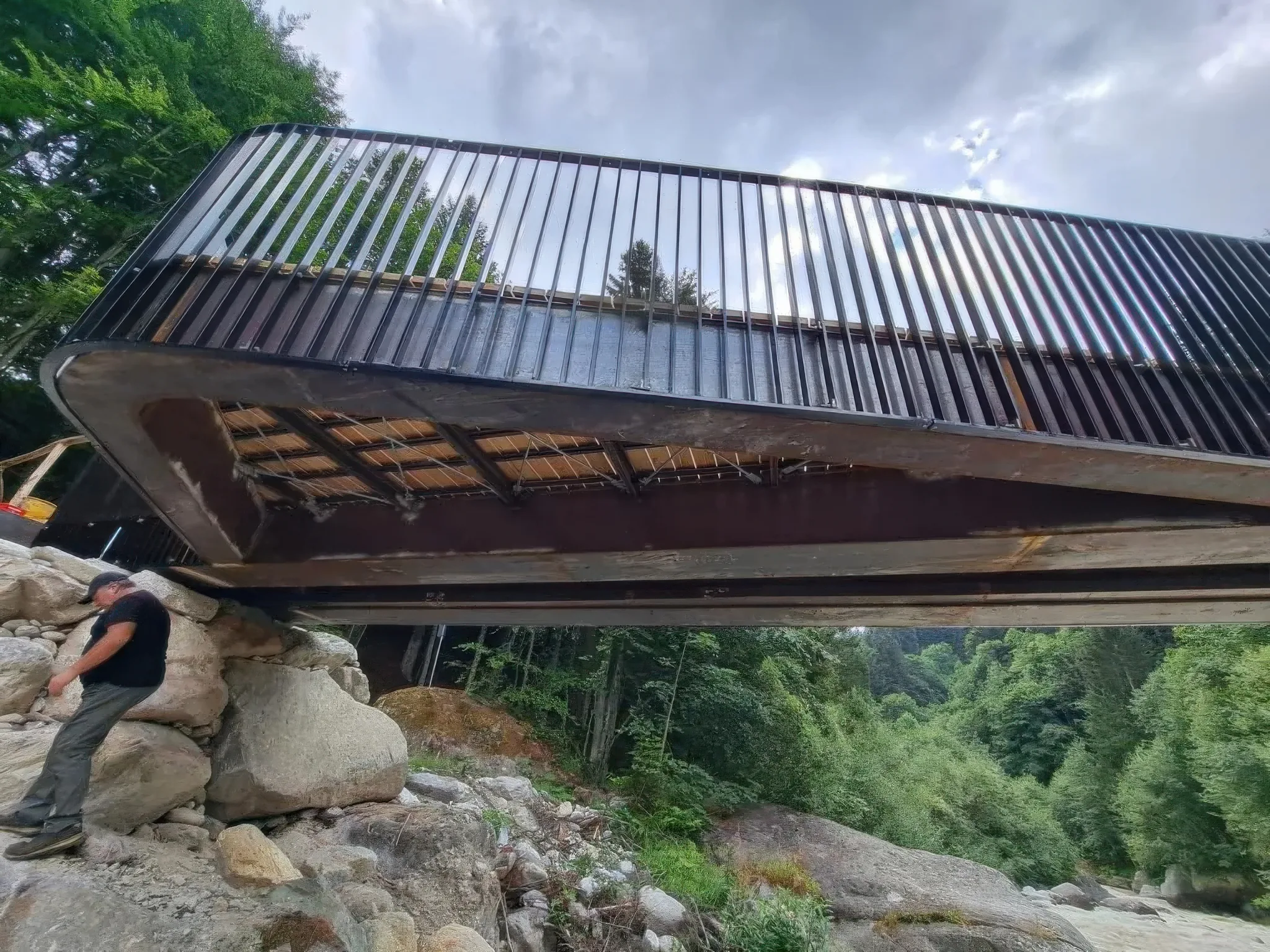 Passerella pedonale sul torrente Anza — Macugnaga: fotografia della struttura, vista 4