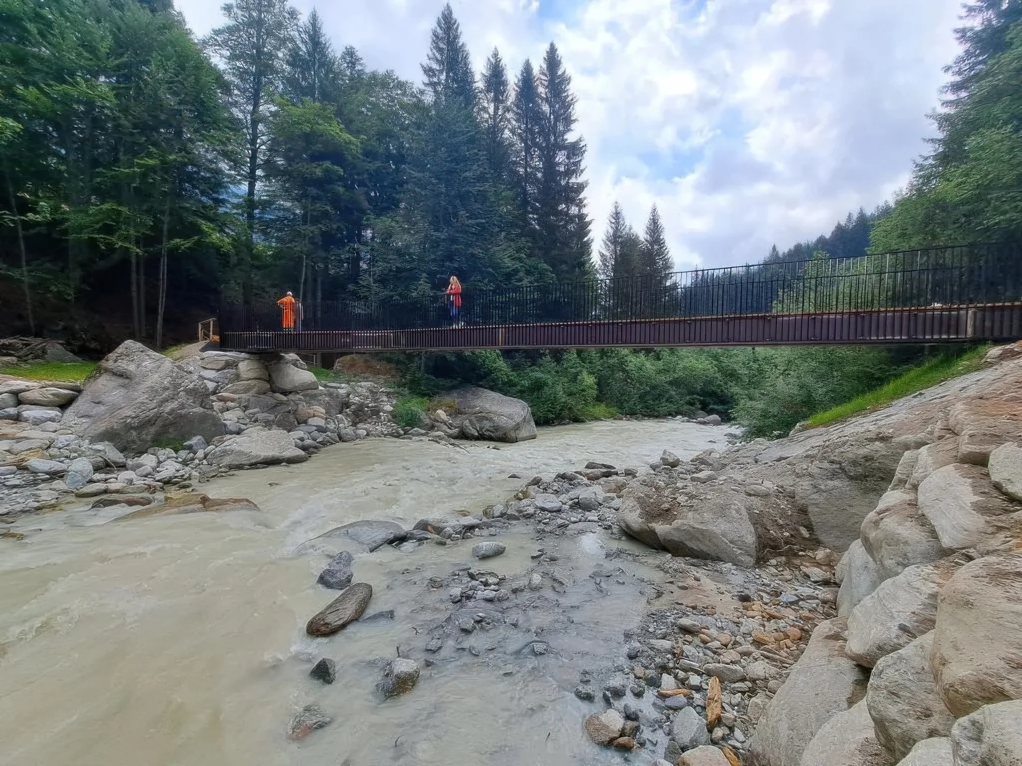 Passerella pedonale sul torrente Anza — Macugnaga: fotografia della struttura, vista 3