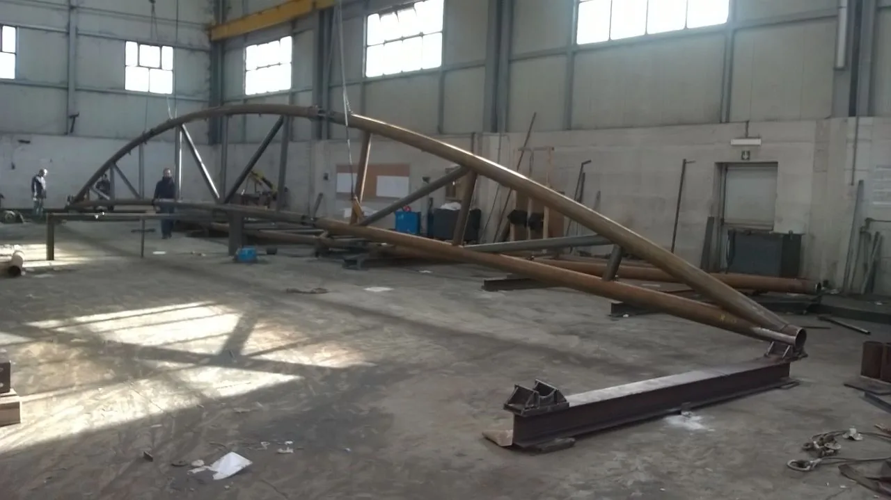 Passerella CSNO EXPO 2015 — Assemblaggio della struttura metallica in officina
