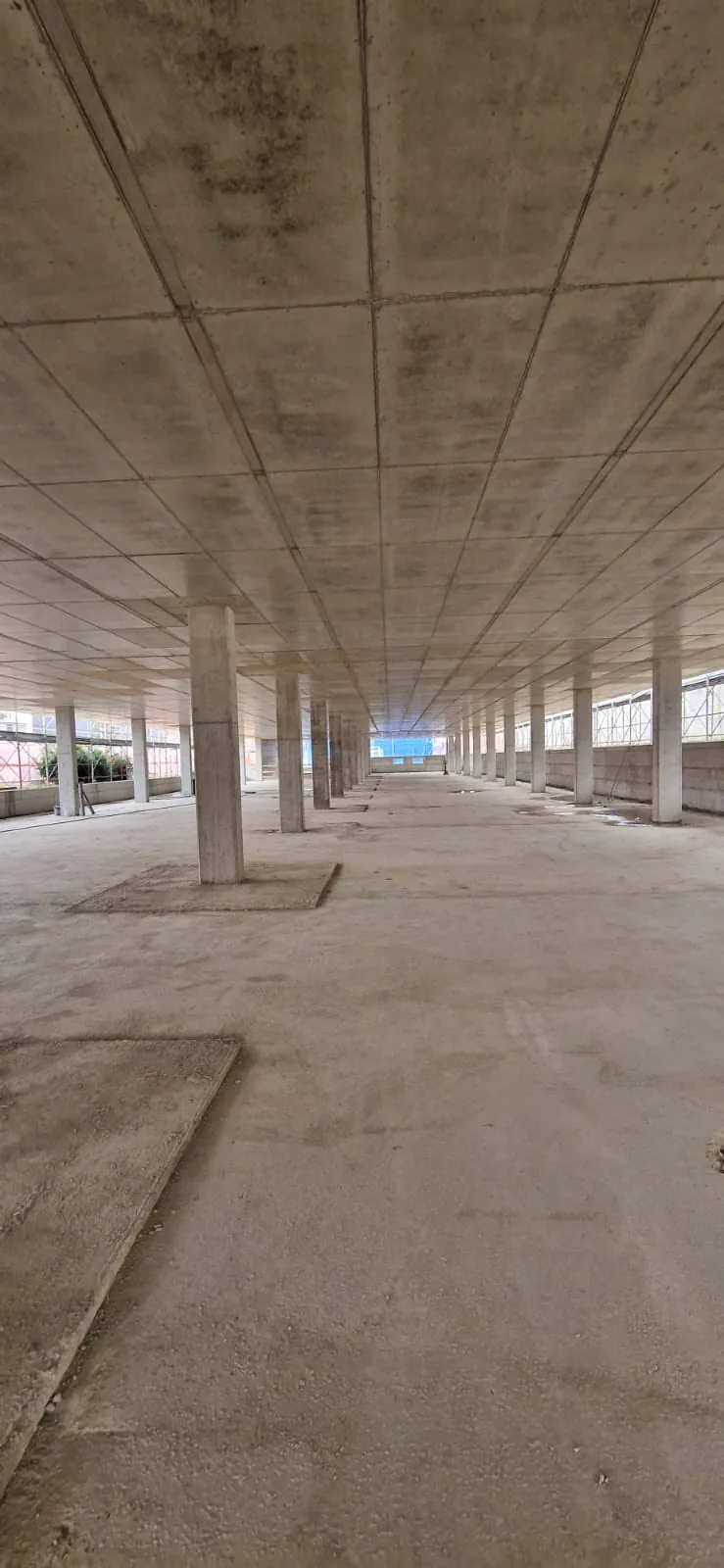 Nuova palestra — Campus Giuriati, Politecnico di Milano — interno della palestra in costruzione