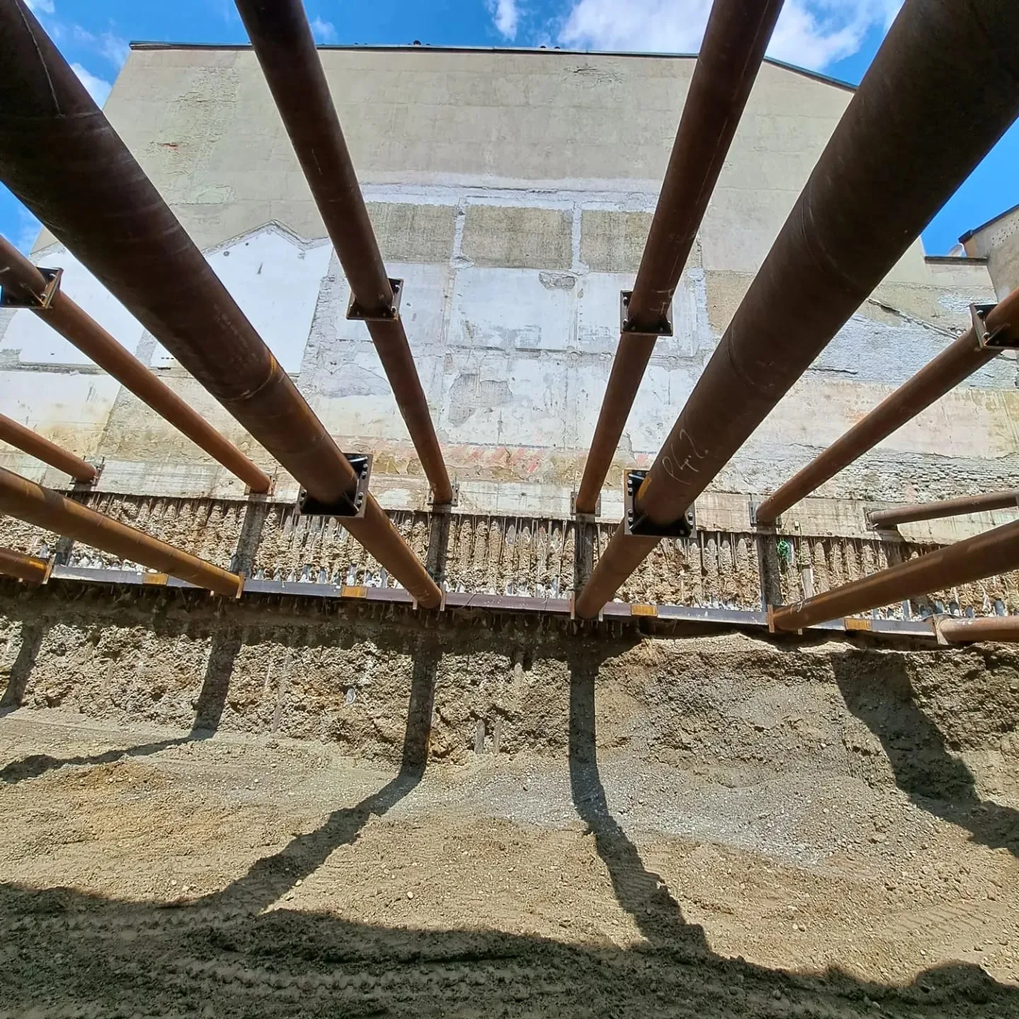 Residenze Via Fioravanti 5 — intradosso del solaio in cantiere