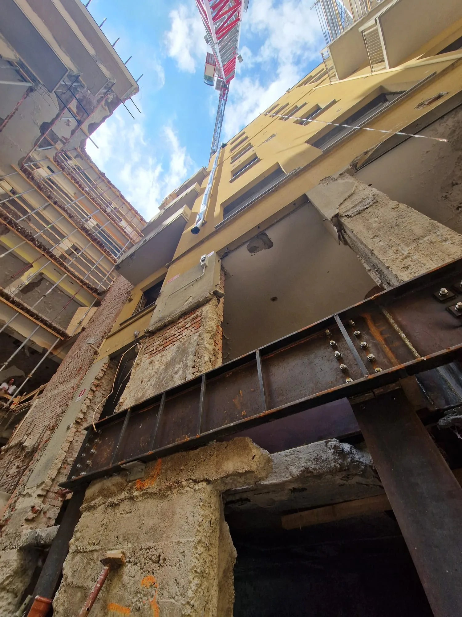 Residenze Via Giannone 2 — cantiere e struttura verticale