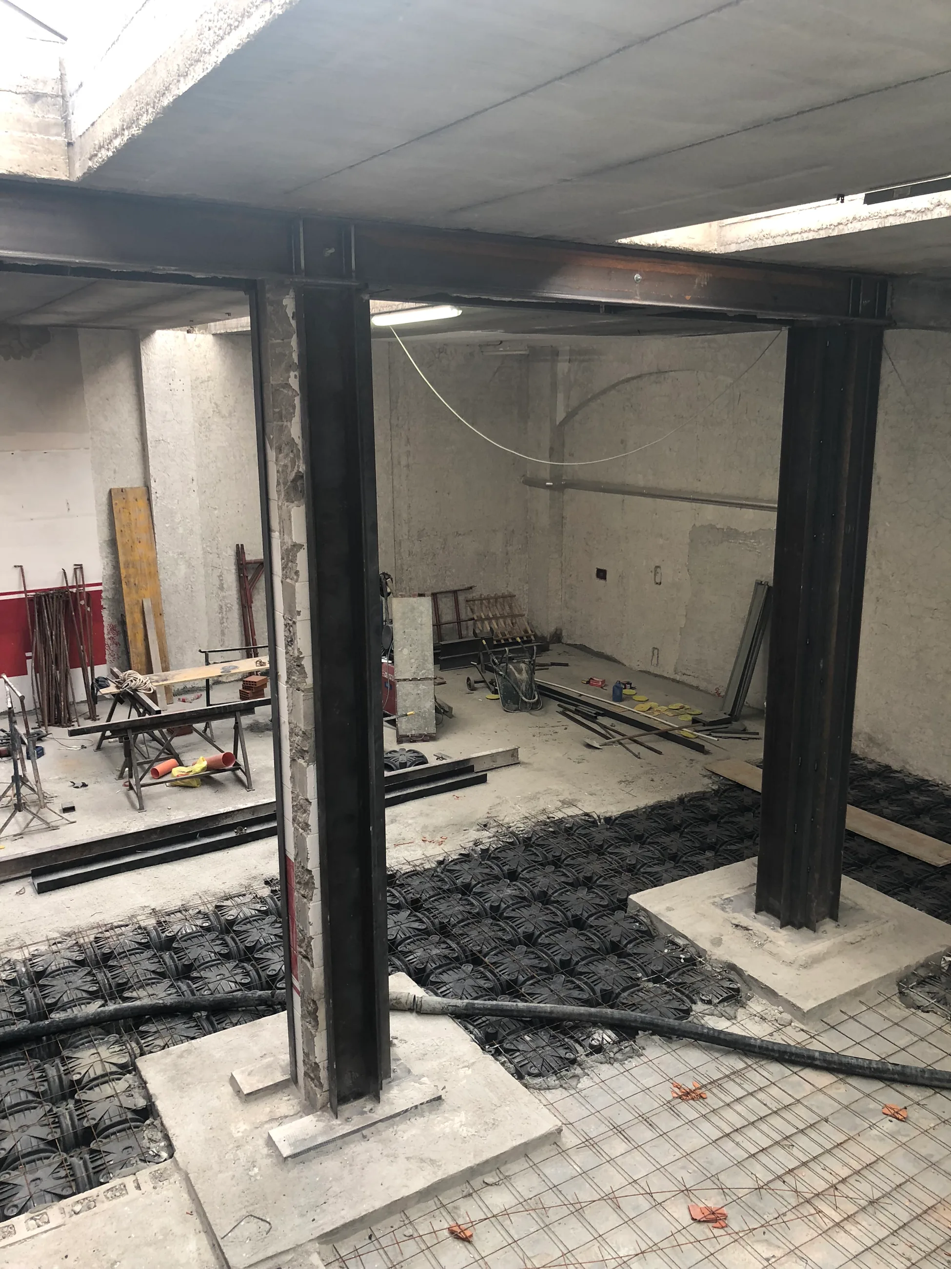Soppalco — Viale Umbria — interno con nuovi elementi strutturali metallici, vista 3